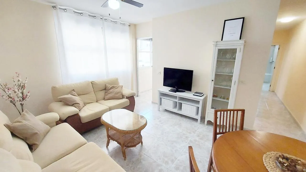 Centric 2 Bedrooms Apartment Near To The Beach - By Tenerifehints El Médano 0*,  Spagna